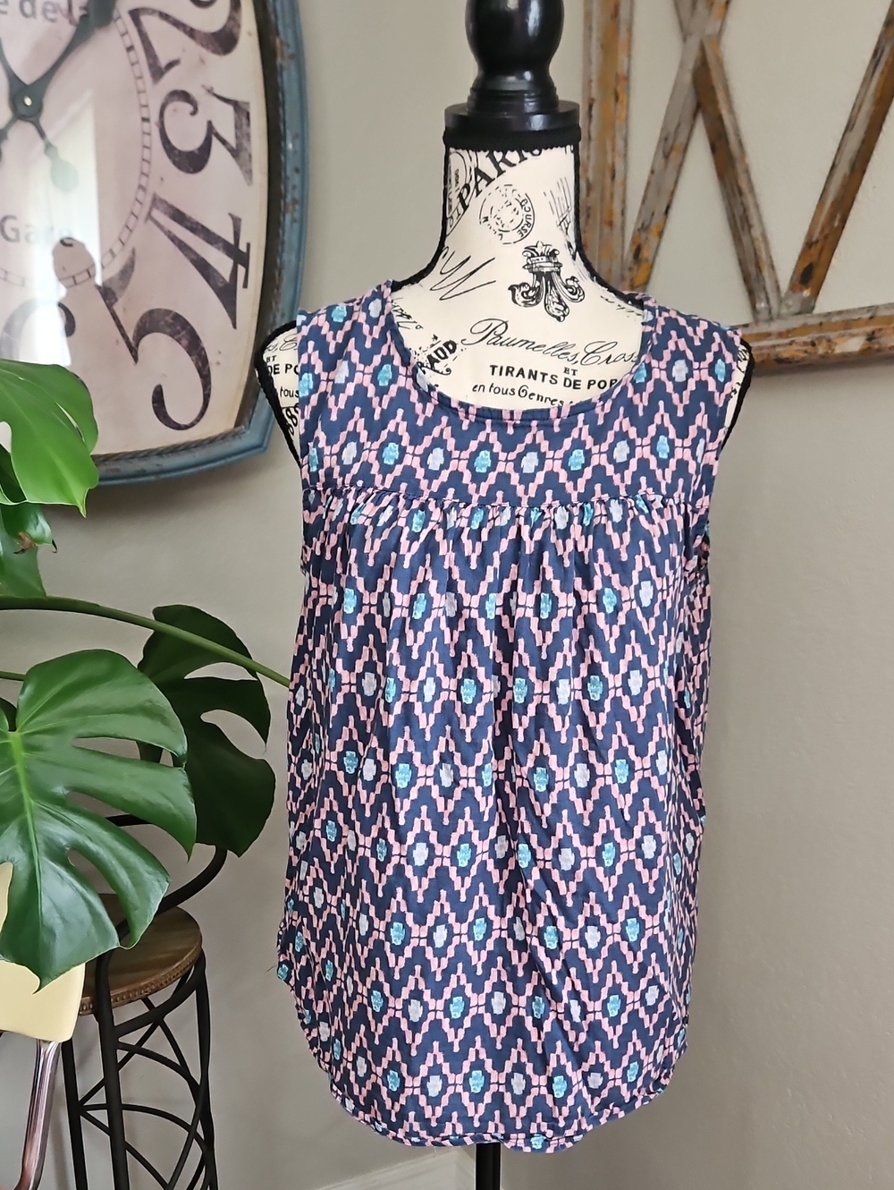 Sonoma Navy & Pink Geometric Sleeveless Top Size Large